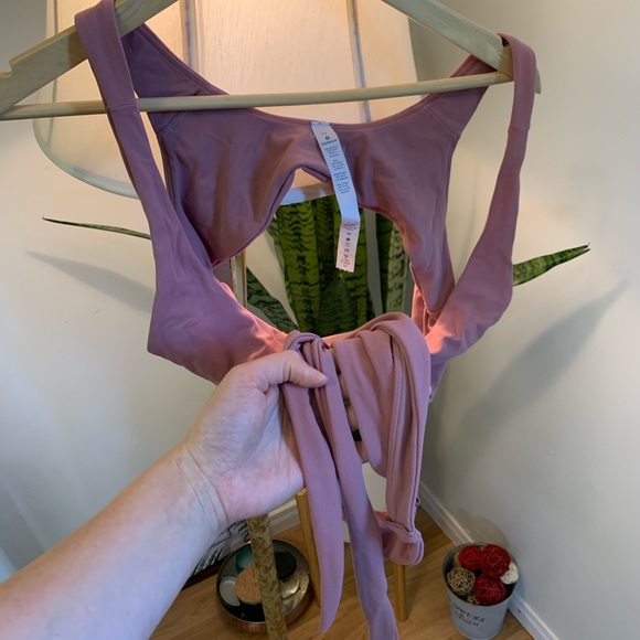 Lululemon bra - still your mind wrap around bra - Picture 4 of 6